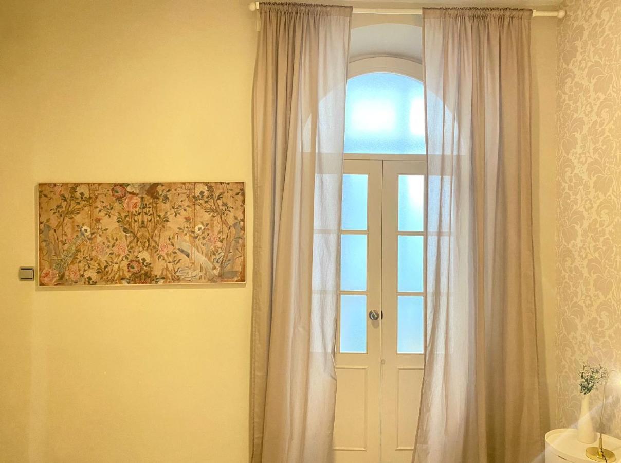 Apartamento Colon 1451 - Pleno Centro Y Wifi Gratis Cádiz Exterior photo